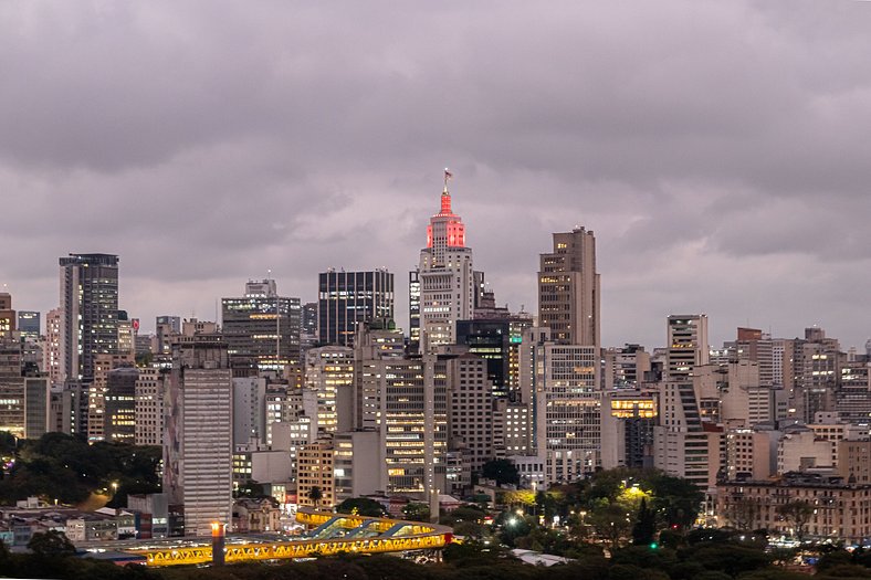 Apê no 21º - 8 min. Metrô + Academia e Lavanderia