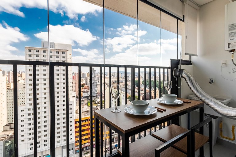 Studio Exclusivo frente ao Metrô + Ar Condicionado